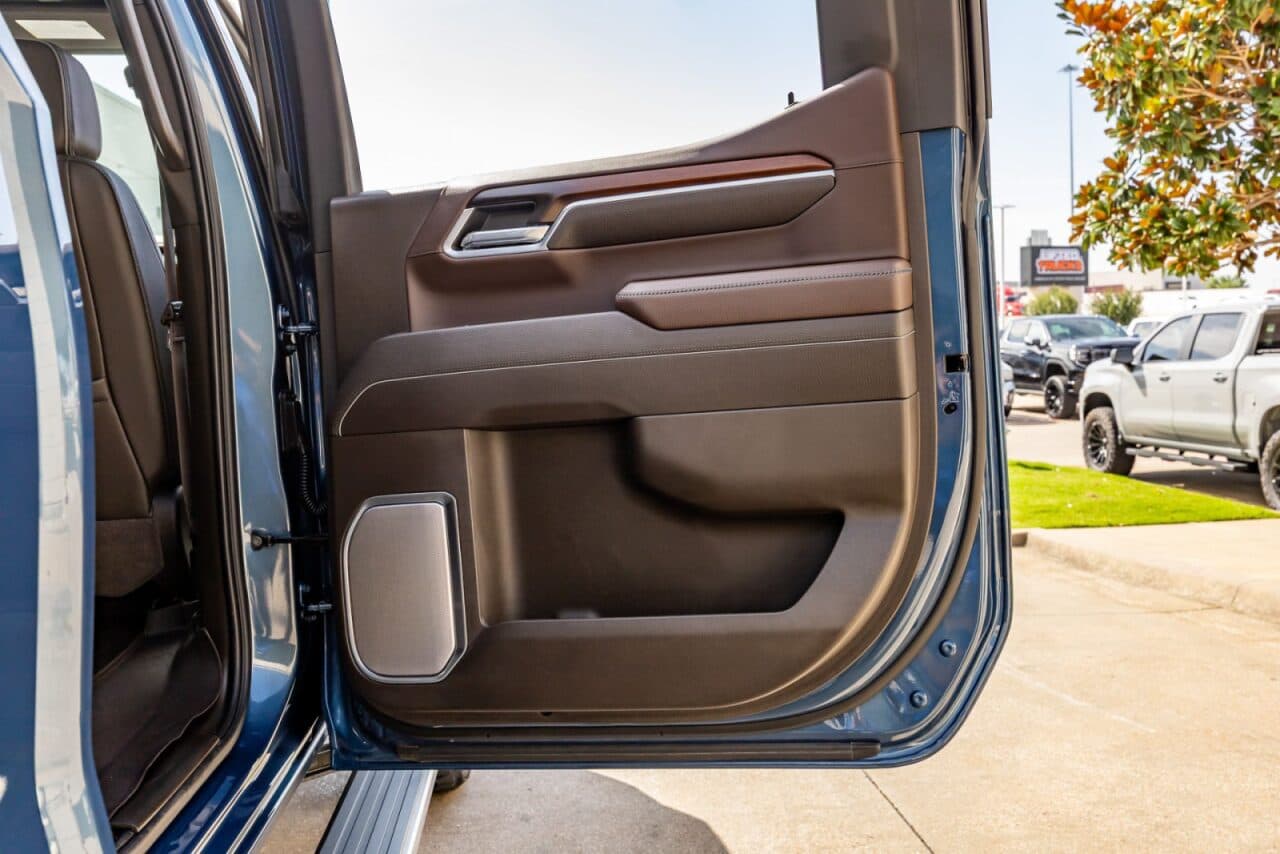 2025 GMC Sierra 1500 Denali — photo 38 of 40