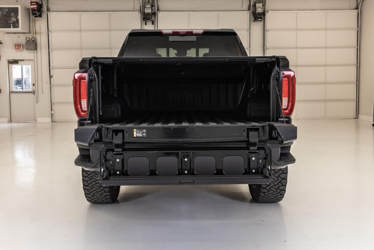 2024 GMC Sierra 1500 AT4 — photo 7 of 40