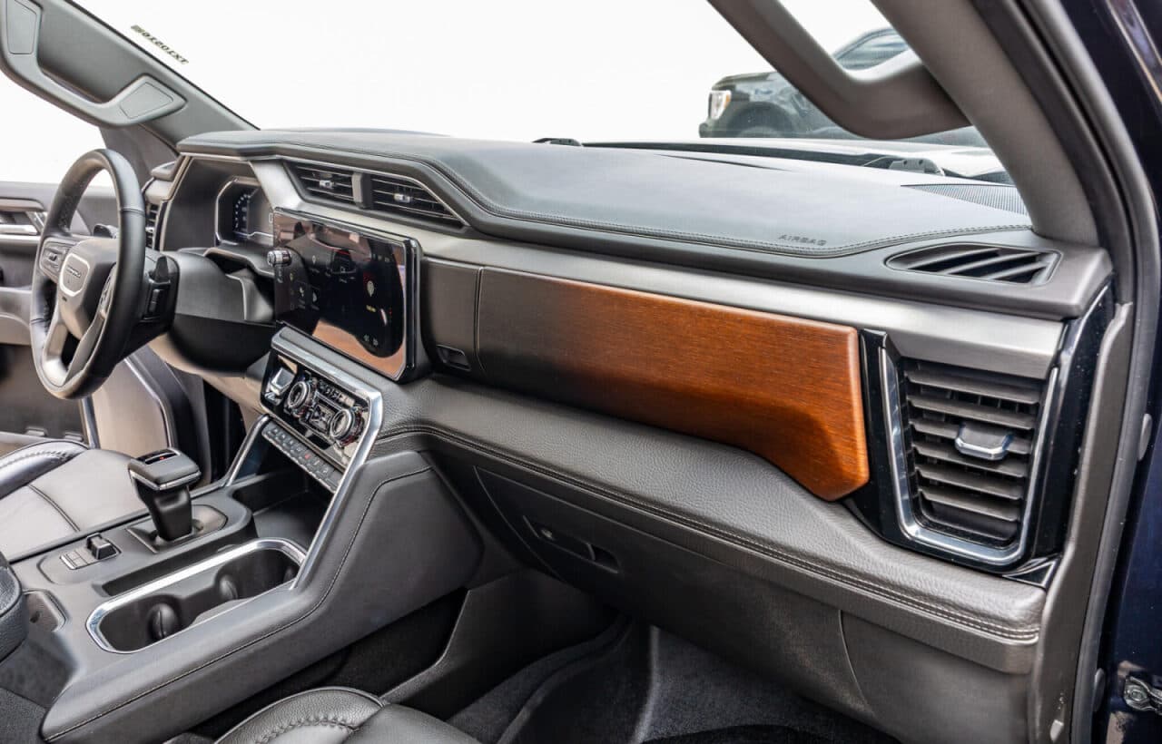 2024 GMC Sierra 1500 Denali — photo 16 of 40