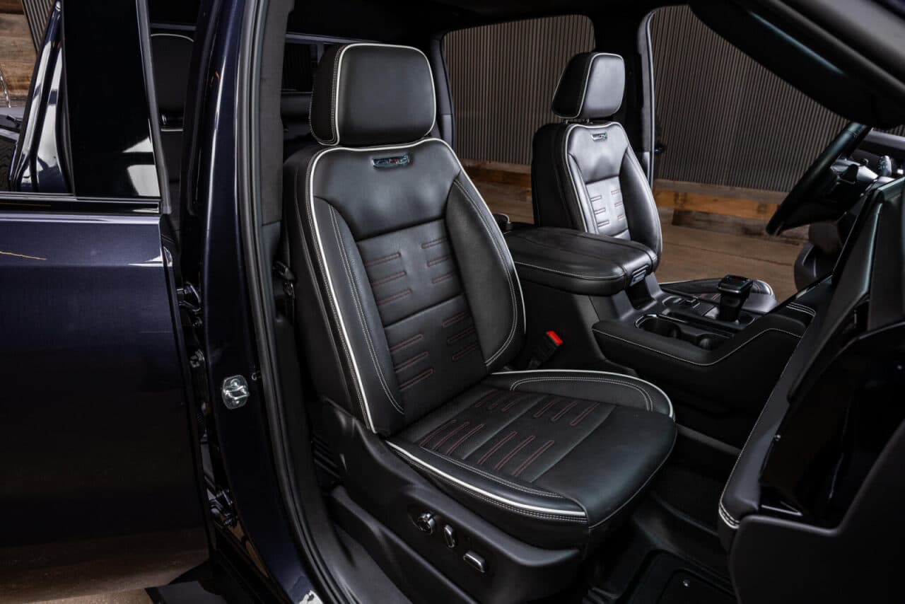 2025 GMC Sierra 1500 AT4X — photo 28 of 38