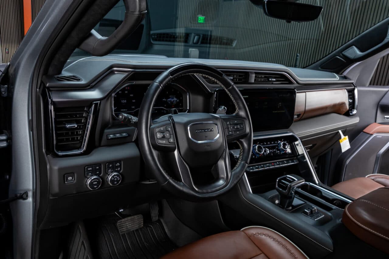 2025 GMC Sierra 1500 Denali Ultimate — photo 15 of 40