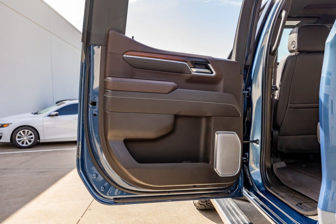 2025 GMC Sierra 1500 Denali — photo 37 of 40
