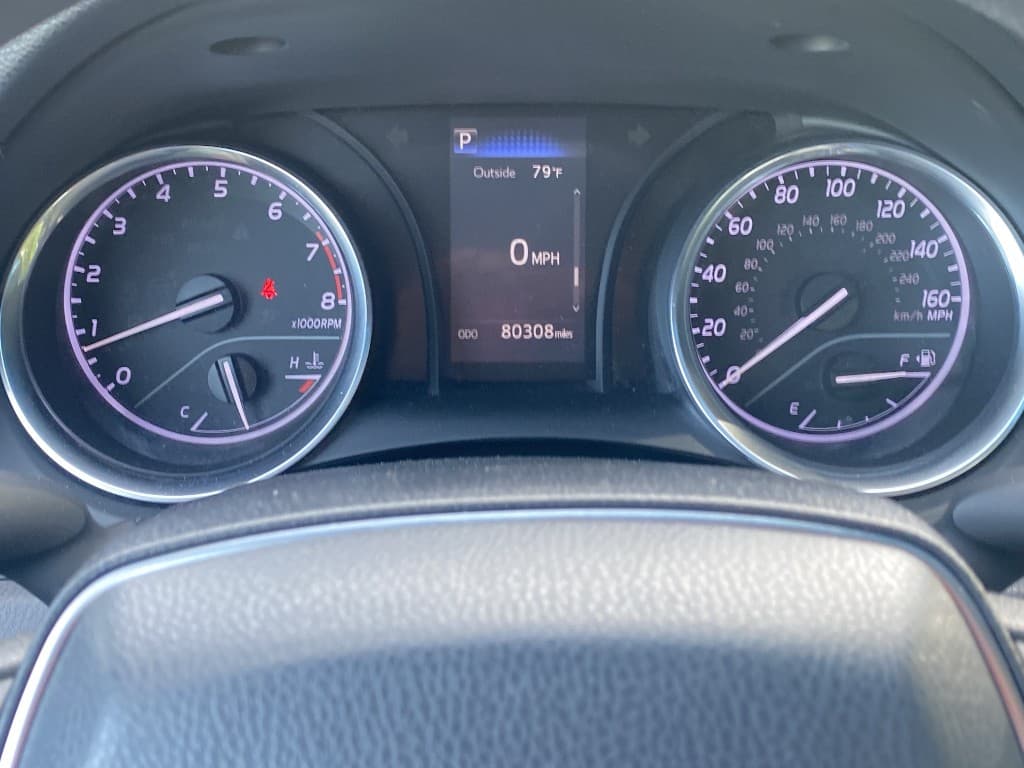 2018 Toyota Camry LE FWD — photo 11 of 15