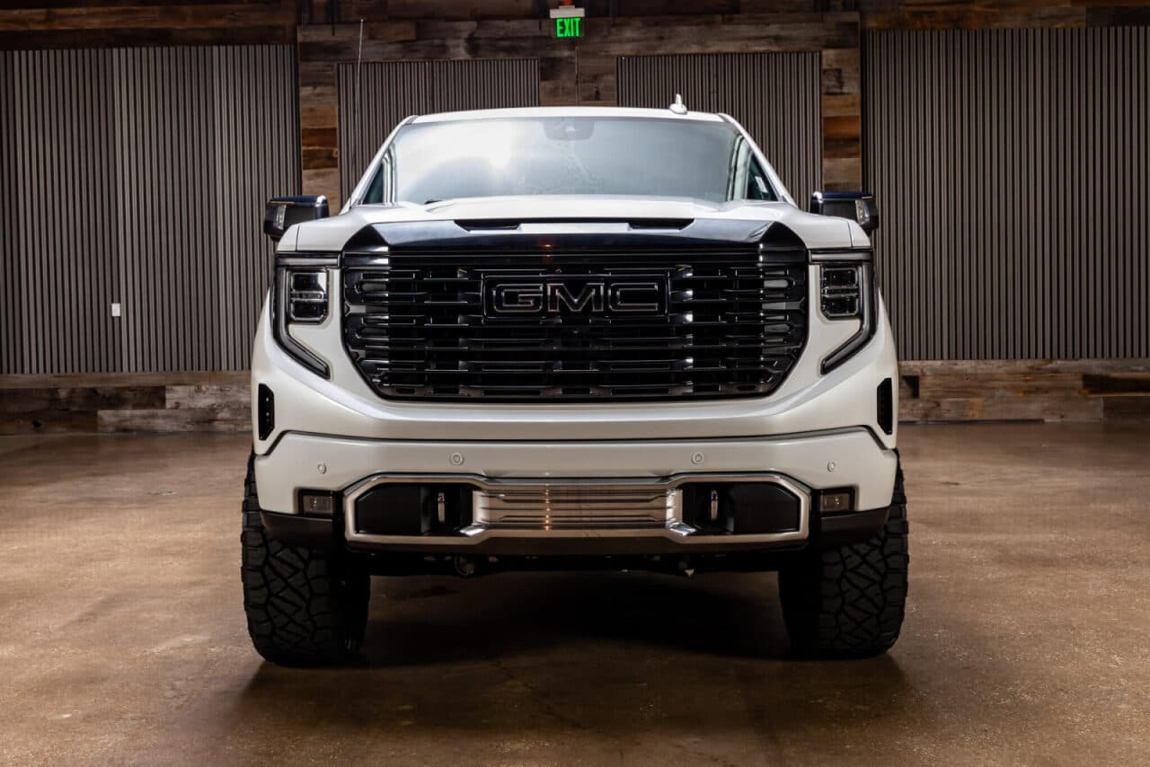 2024 GMC Sierra 1500 Denali Ultimate — photo 2 of 40
