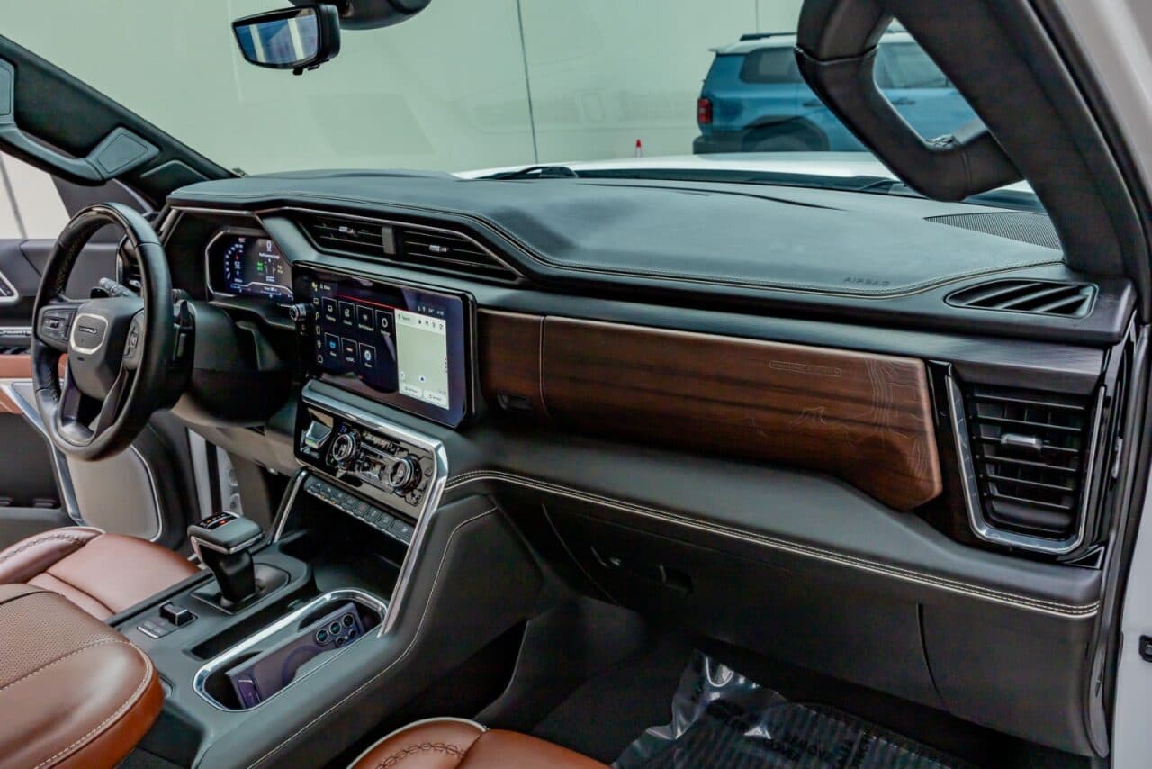 2024 GMC Sierra 1500 Denali Ultimate — photo 16 of 39