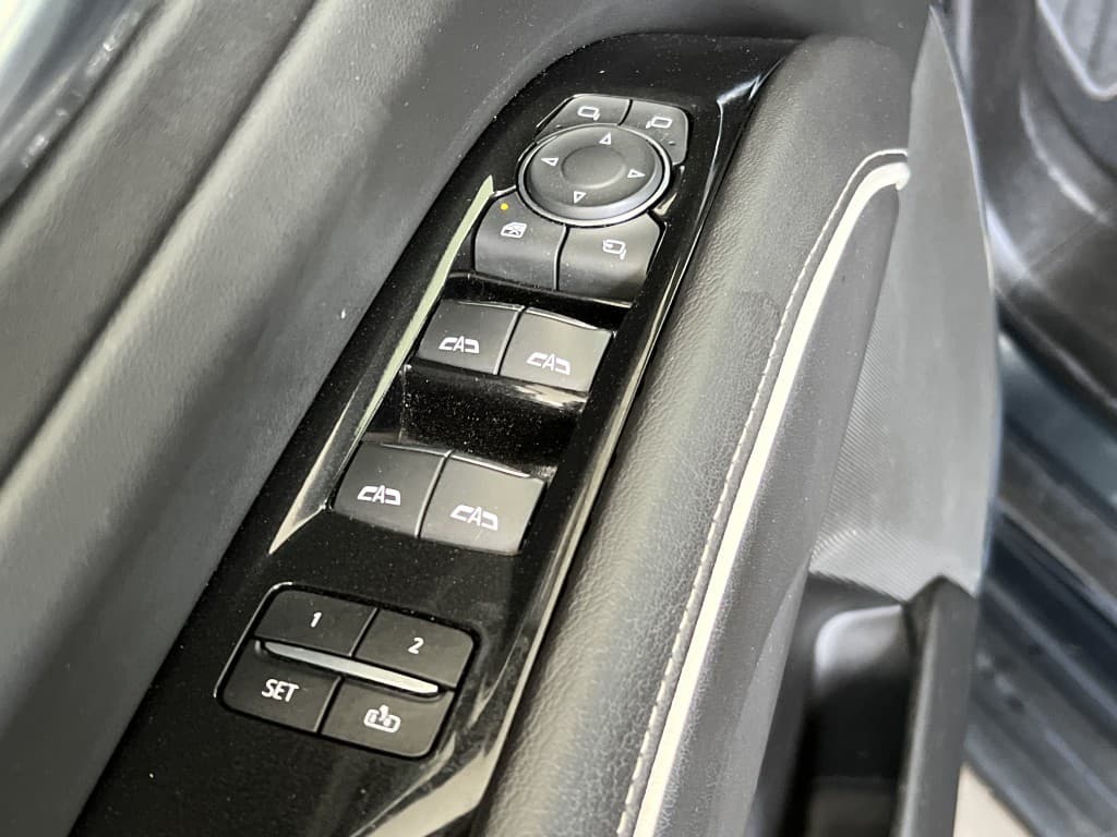 2021 Cadillac Escalade Sport — photo 9 of 27