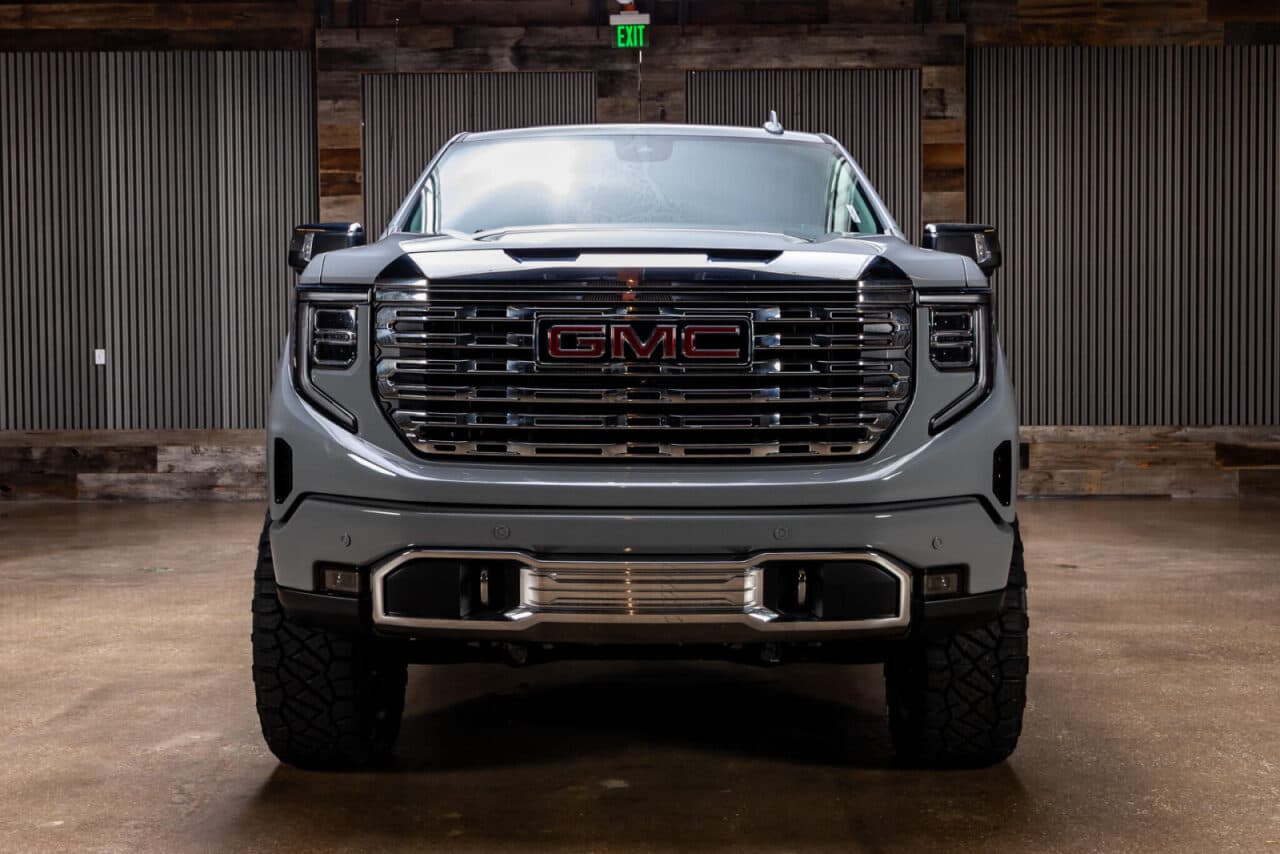 2025 GMC Sierra 1500 Denali — photo 2 of 40