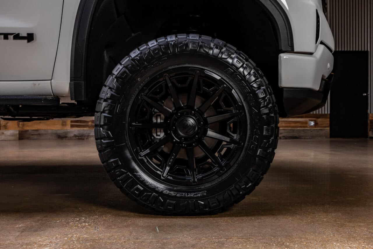 2026 GMC Sierra 1500 AT4 — photo 10 of 37
