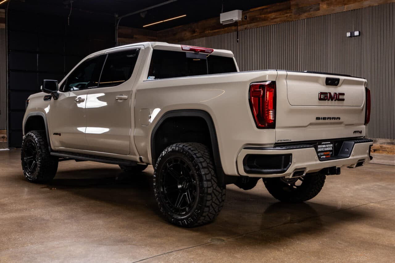 2026 GMC Sierra 1500 AT4 — photo 5 of 40