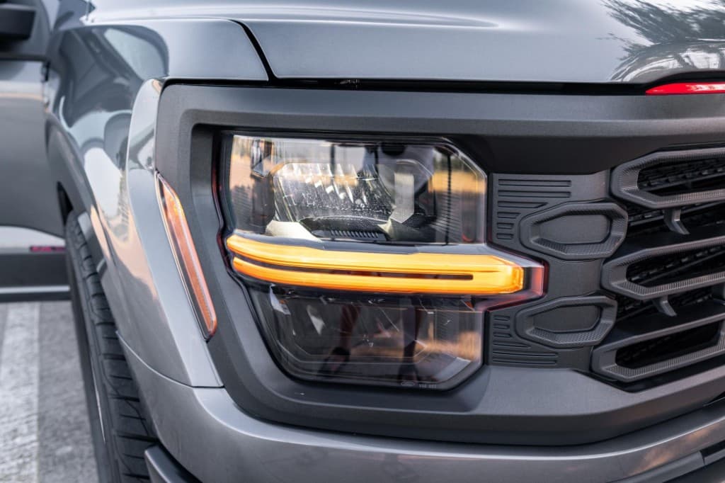 2024 Ford F-150 XL Regular Cab 4x4 — photo 10 of 36