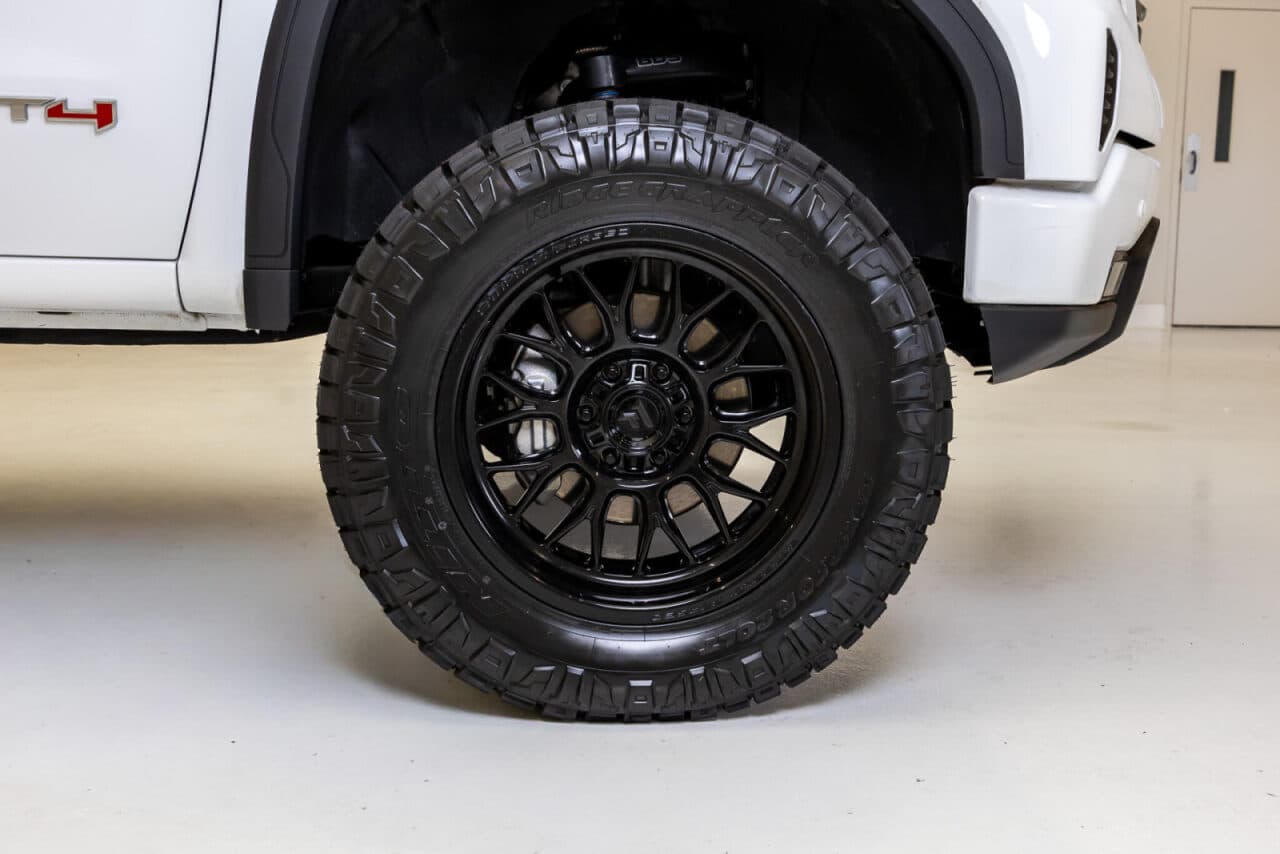 2026 GMC Sierra 1500 AT4 — photo 10 of 36