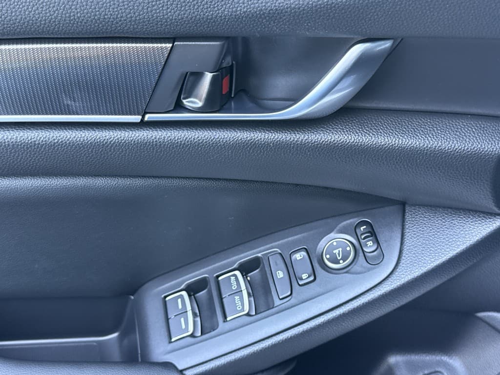 2022 Honda Accord Sport FWD — photo 11 of 16