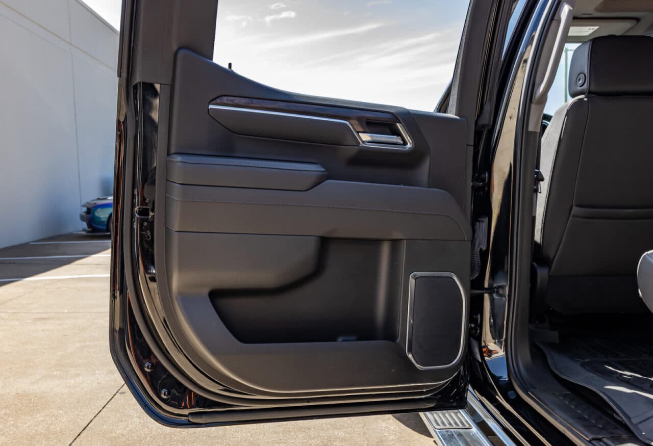 2025 GMC Sierra 1500 SLT — photo 37 of 40