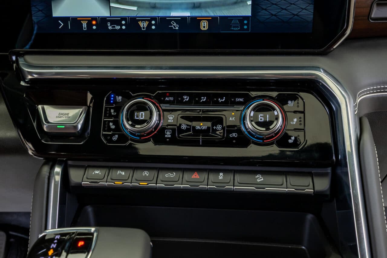 2025 GMC Sierra 1500 Denali Ultimate — photo 23 of 38