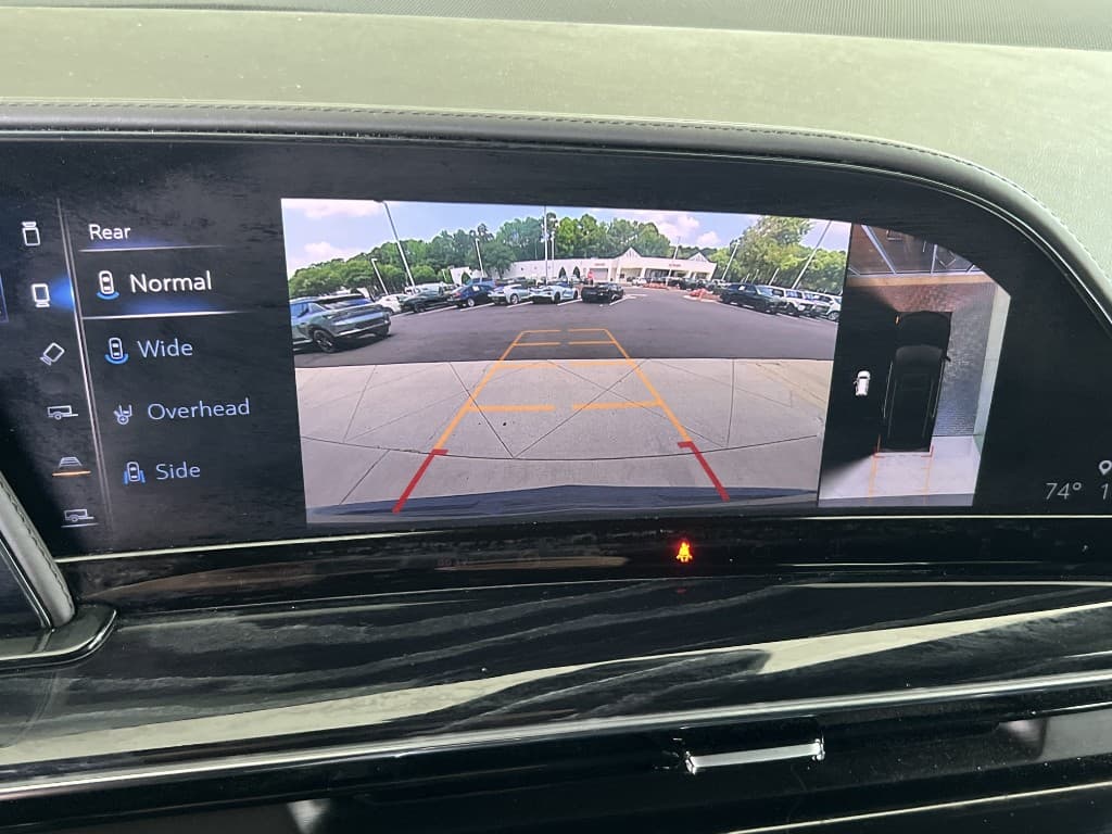2021 Cadillac Escalade Sport — photo 19 of 27