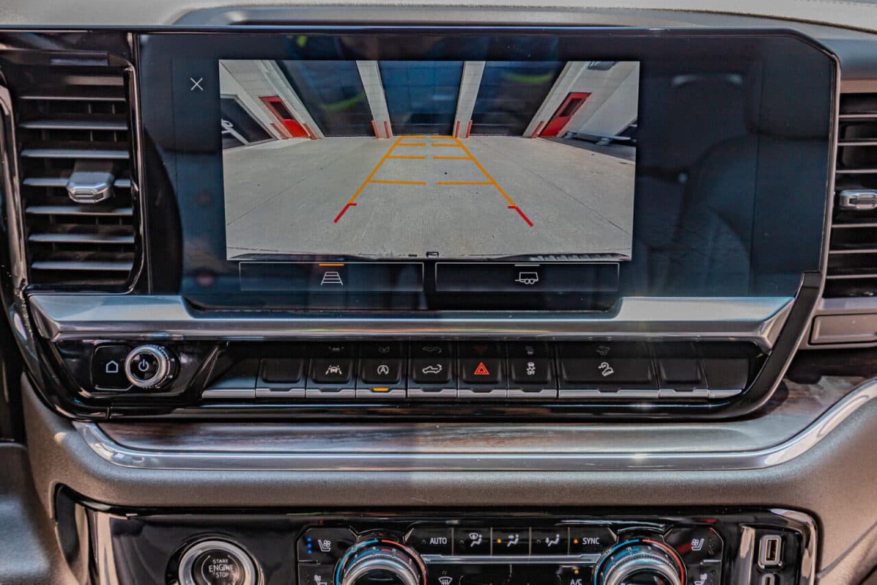 2023 GMC Sierra 1500 SLT — photo 24 of 39