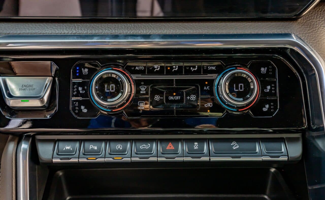 2025 GMC Sierra 1500 Denali — photo 25 of 40