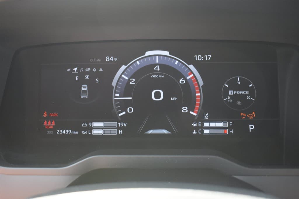 2025 Toyota Tundra Limited 4WD — photo 18 of 22