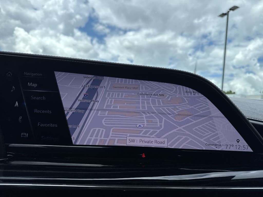 2021 Cadillac Escalade Sport — photo 16 of 32
