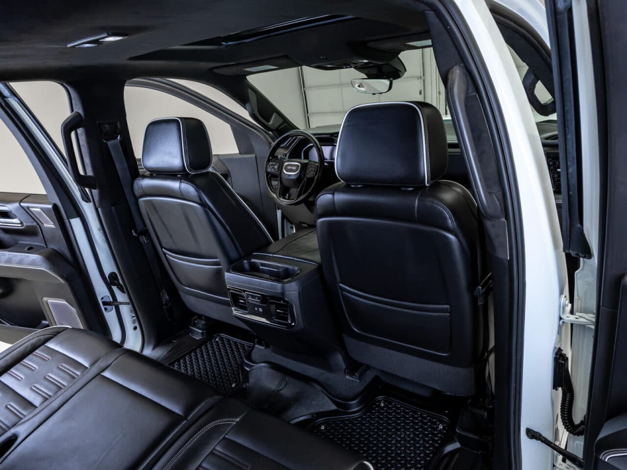 2023 GMC Sierra 1500 AT4X — photo 28 of 37