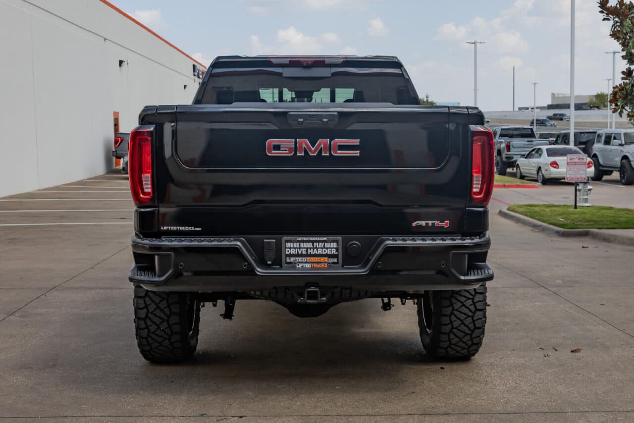 2025 GMC Sierra 1500 AT4X — photo 6 of 39
