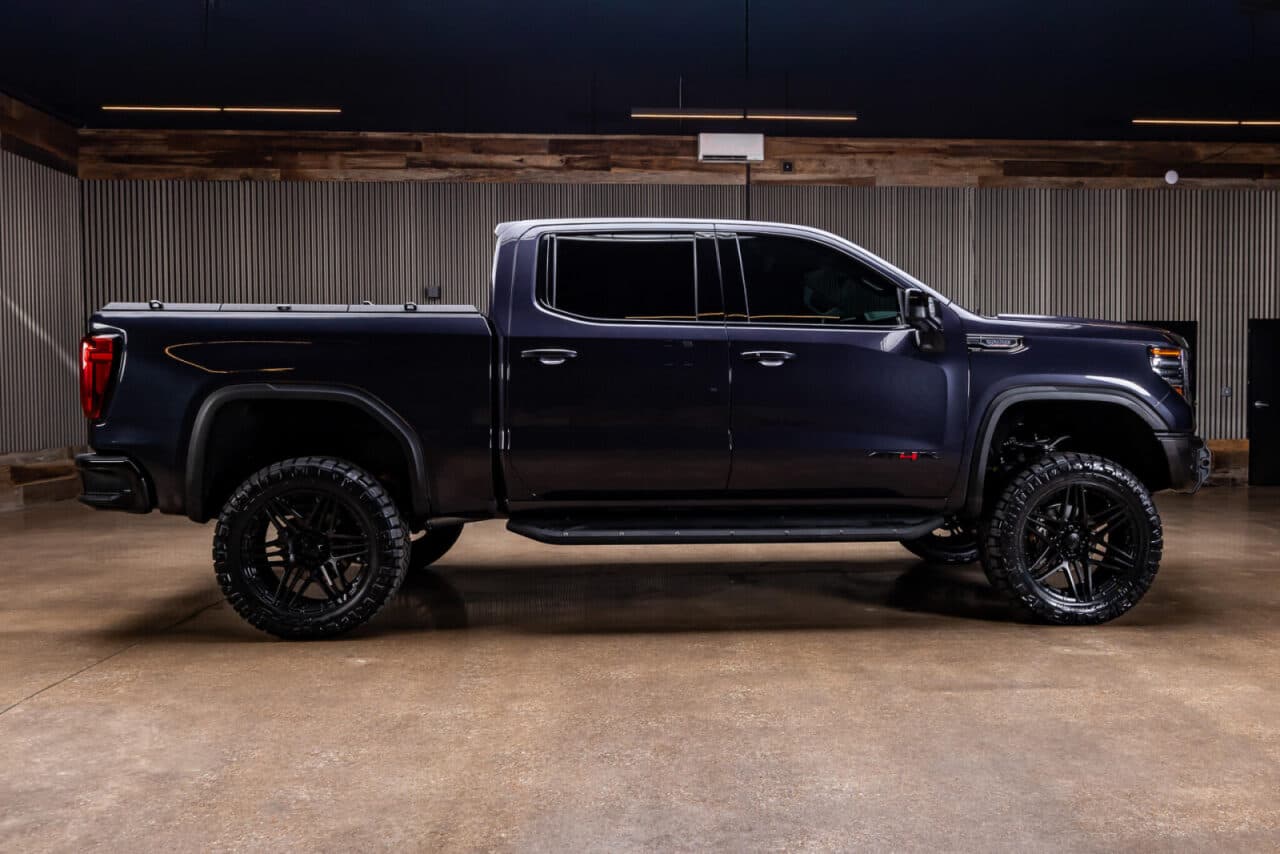 2025 GMC Sierra 1500 AT4X — photo 9 of 38