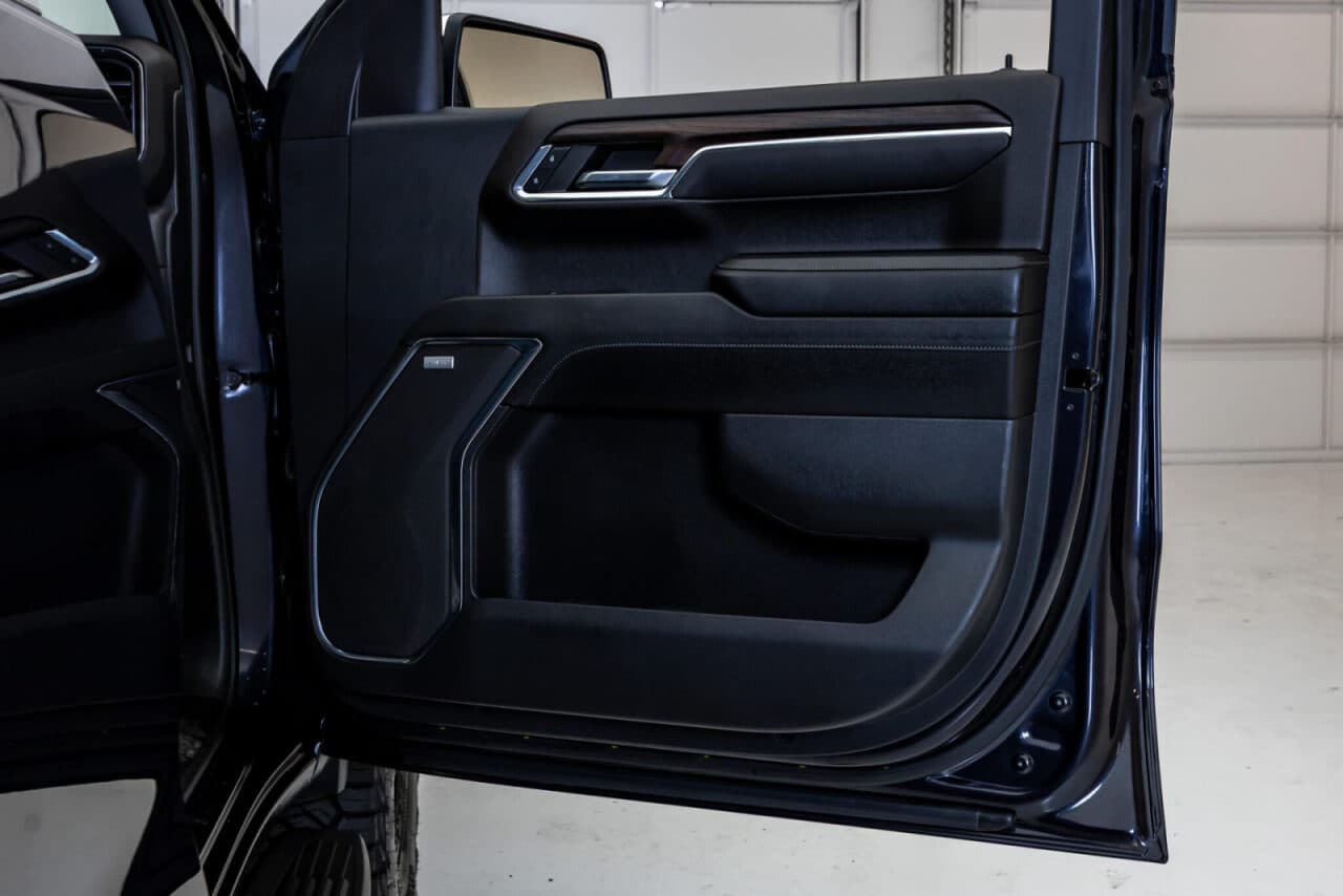 2023 GMC Sierra 1500 SLT — photo 32 of 36