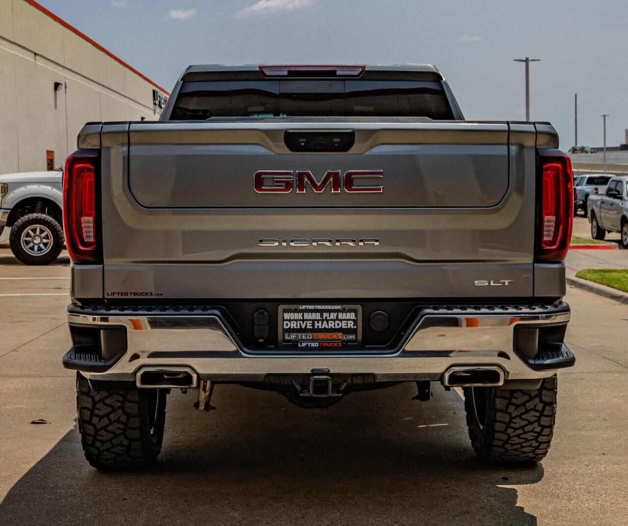 2023 GMC Sierra 1500 SLT — photo 6 of 39