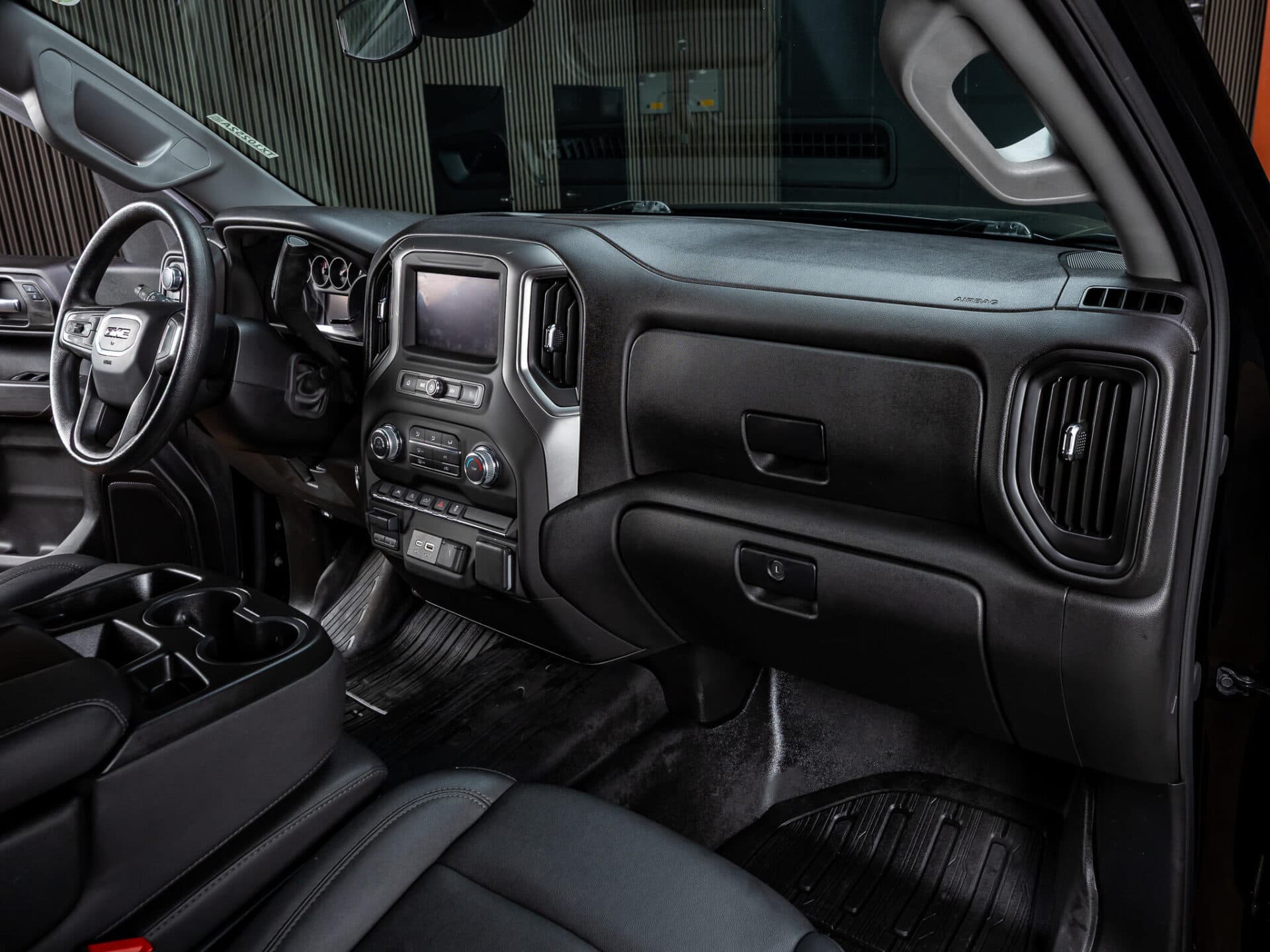 2025 GMC Sierra 1500 Pro — photo 14 of 37