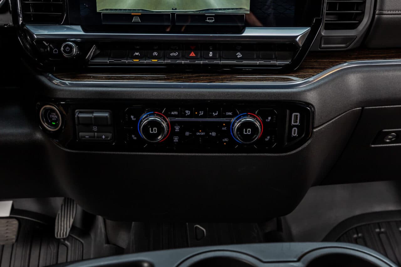 2024 GMC Sierra 1500 Elevation — photo 21 of 35