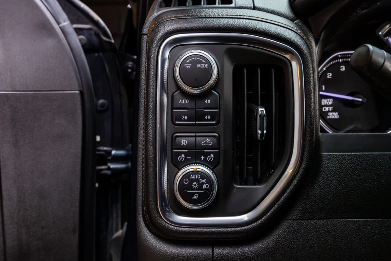 2020 GMC Sierra 1500 AT4 — photo 20 of 38