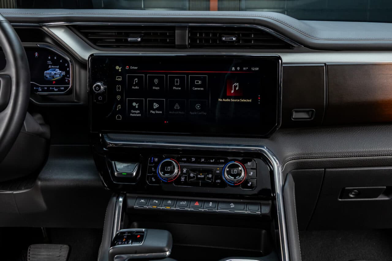 2025 GMC Sierra 1500 Denali — photo 22 of 40
