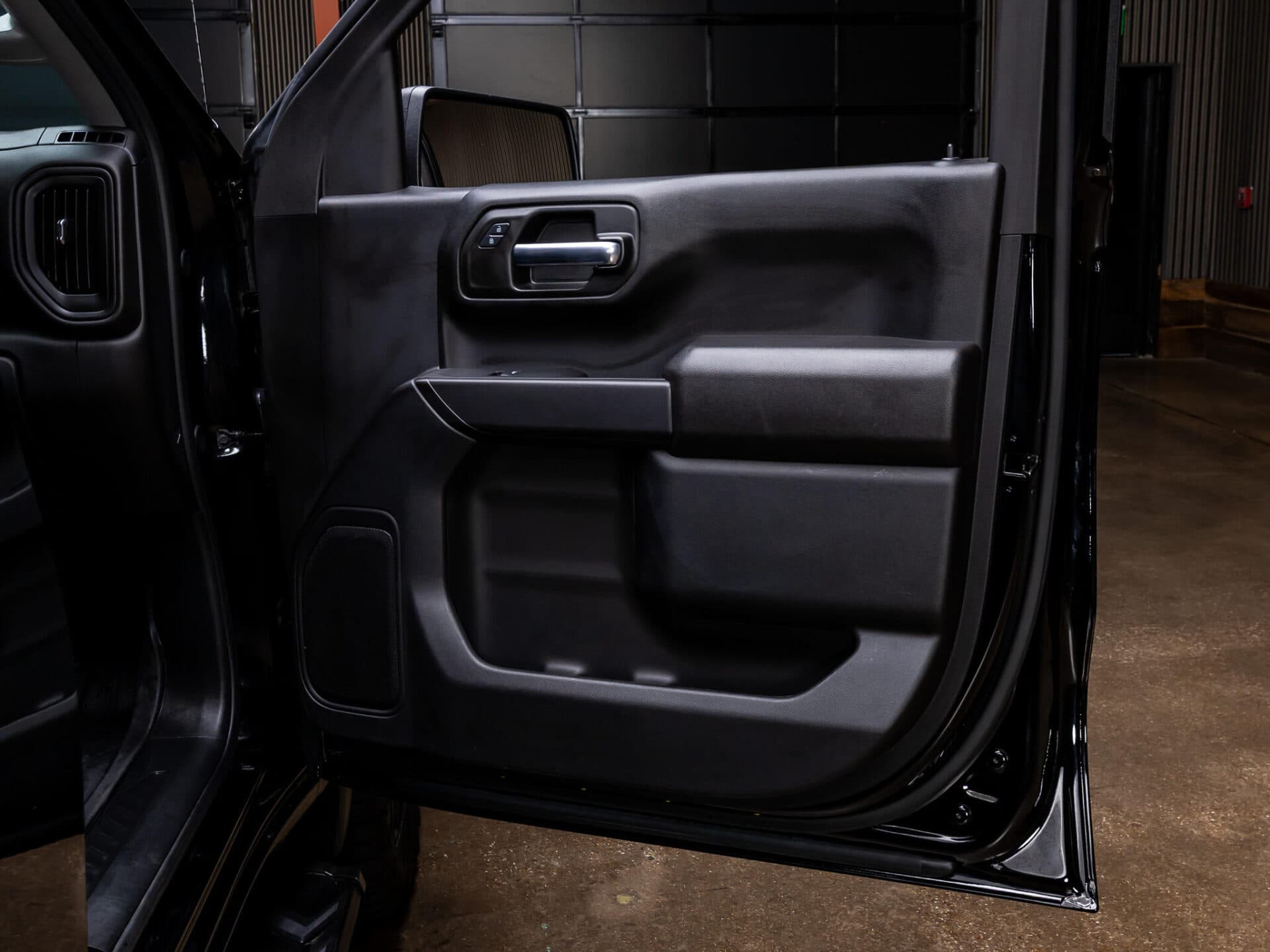 2025 GMC Sierra 1500 Pro — photo 33 of 37
