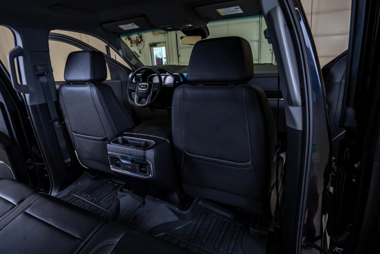 2023 GMC Sierra 1500 SLT — photo 27 of 36