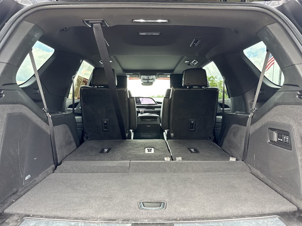 2021 Cadillac Escalade Sport — photo 28 of 32