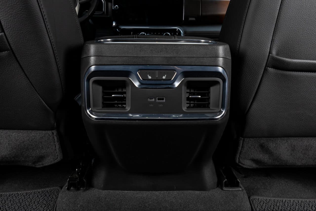 2025 GMC Sierra 1500 Denali — photo 32 of 40