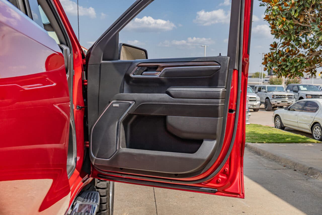 2024 GMC Sierra 1500 SLT — photo 35 of 39