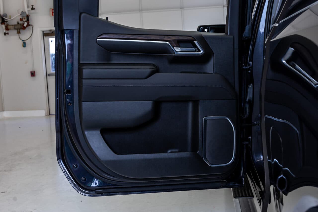 2023 GMC Sierra 1500 SLT — photo 33 of 36