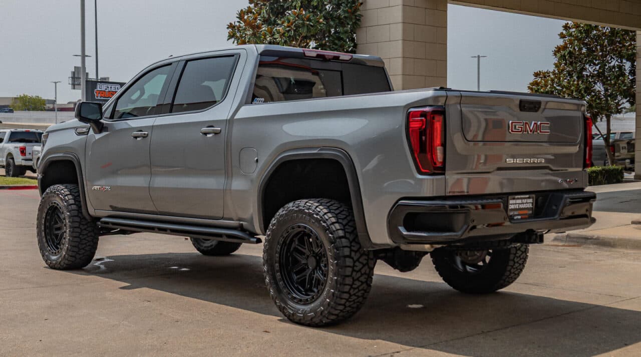 2023 GMC Sierra 1500 AT4X — photo 5 of 39