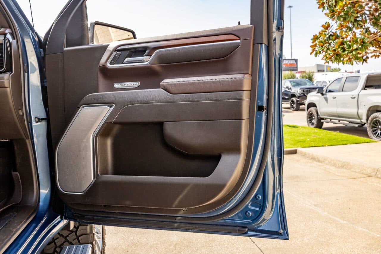 2025 GMC Sierra 1500 Denali — photo 36 of 40