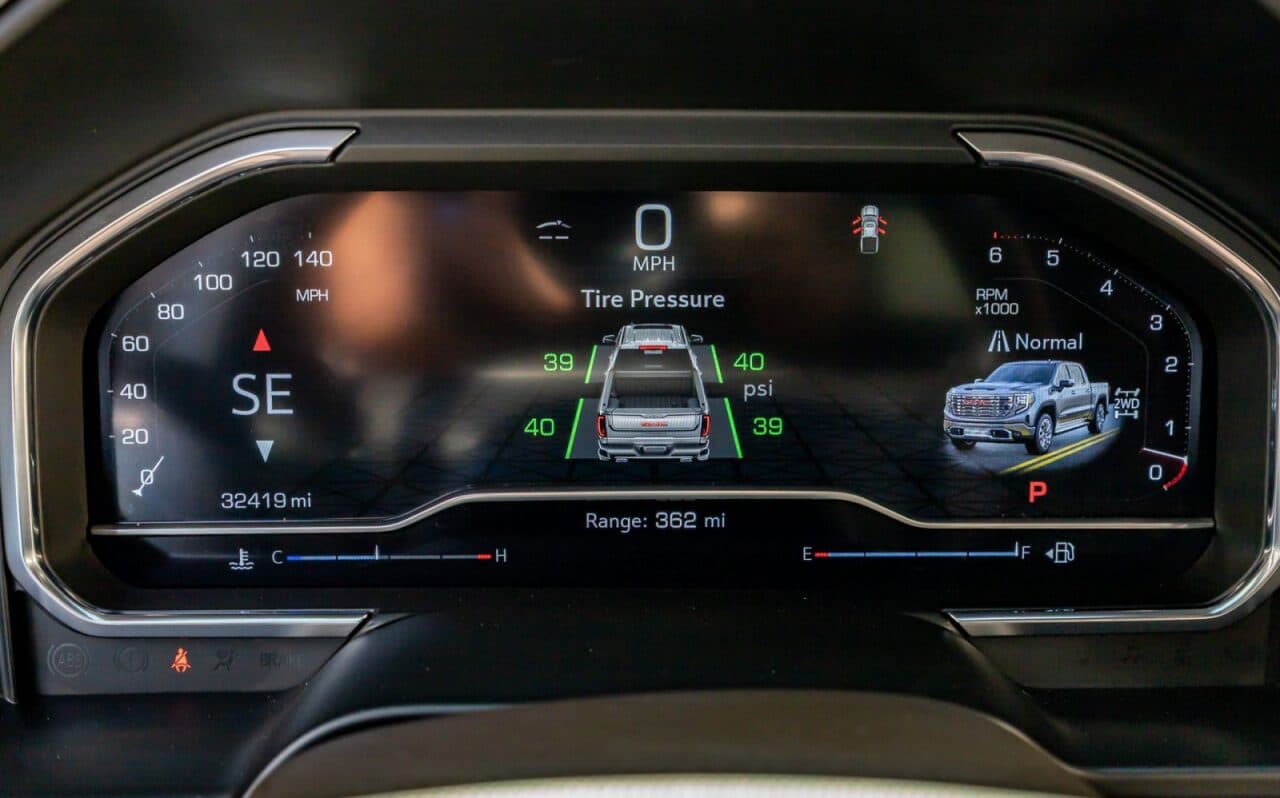2025 GMC Sierra 1500 Denali — photo 18 of 40