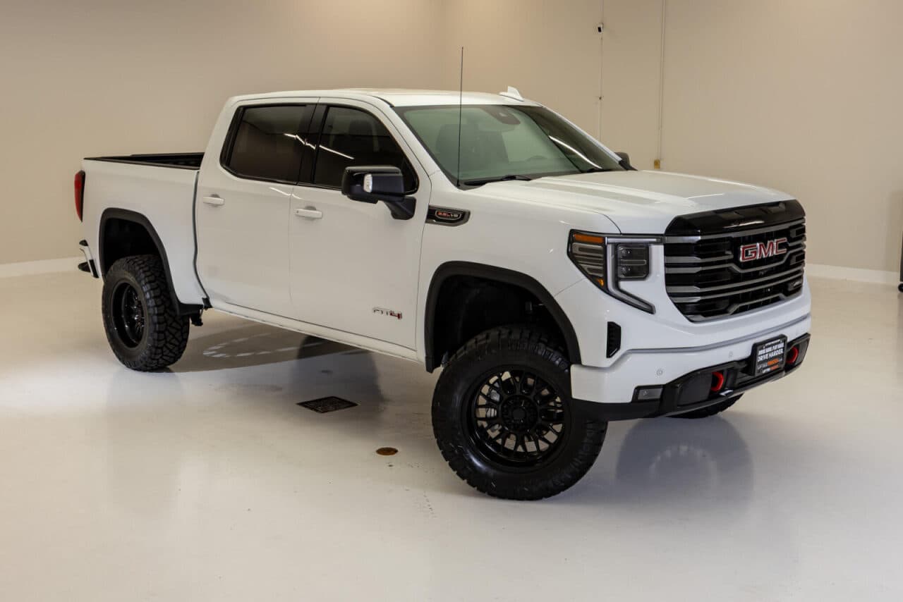2026 GMC Sierra 1500 AT4 — photo 1 of 36