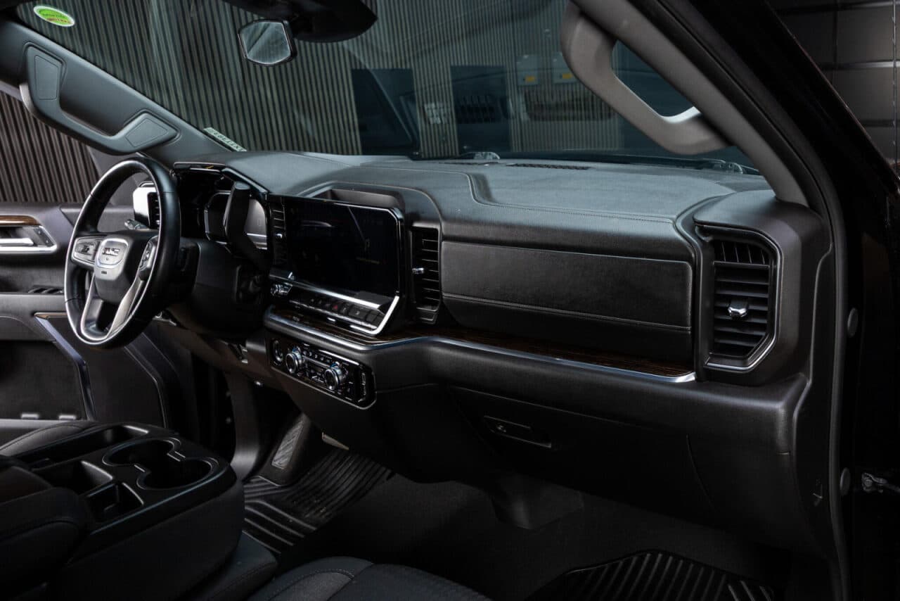 2024 GMC Sierra 1500 Elevation — photo 14 of 37