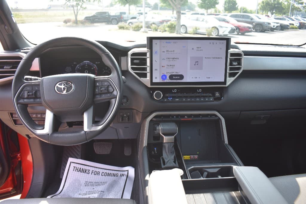 2025 Toyota Tundra Limited 4WD — photo 15 of 22