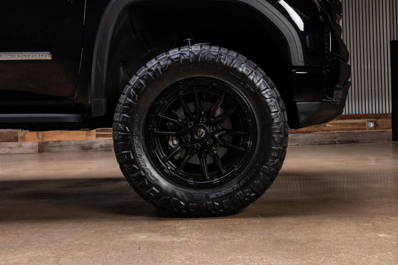 2024 GMC Sierra 1500 Elevation — photo 10 of 37