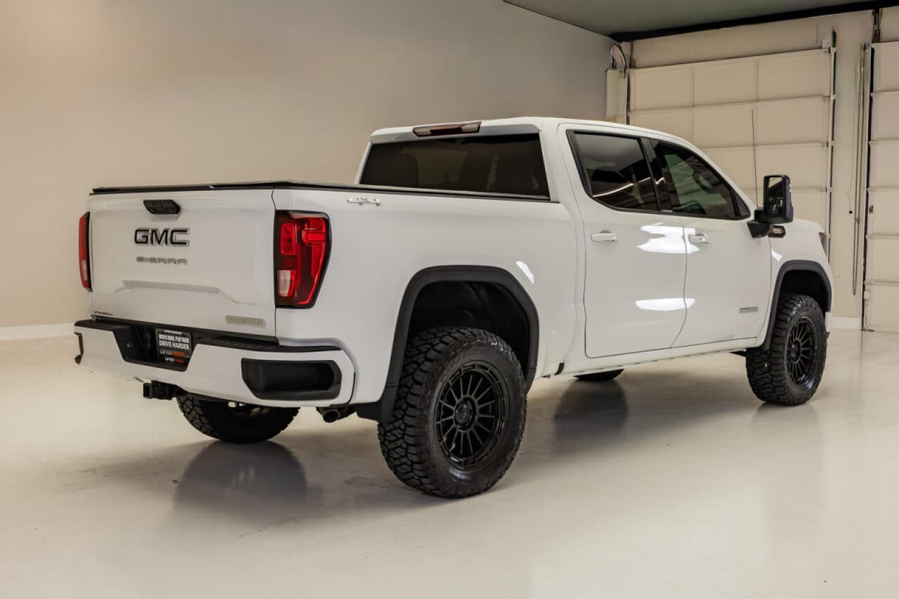 2024 GMC Sierra 1500 Elevation — photo 8 of 38