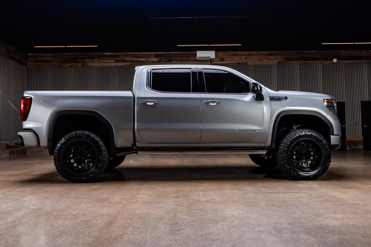 2025 GMC Sierra 1500 Denali Ultimate — photo 9 of 40