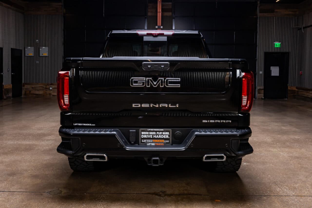2025 GMC Sierra 1500 Denali — photo 6 of 39