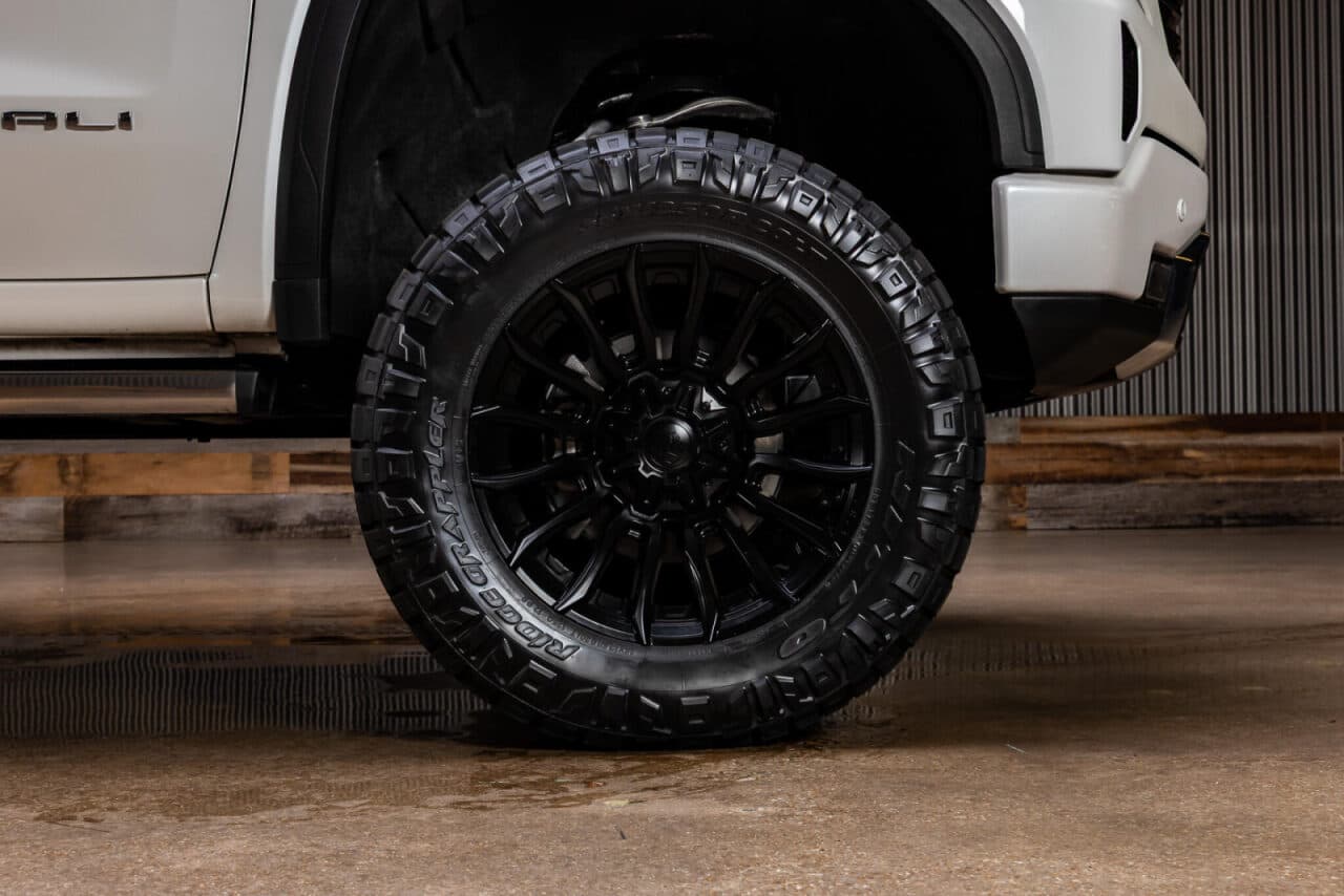 2024 GMC Sierra 1500 Denali Ultimate — photo 10 of 40