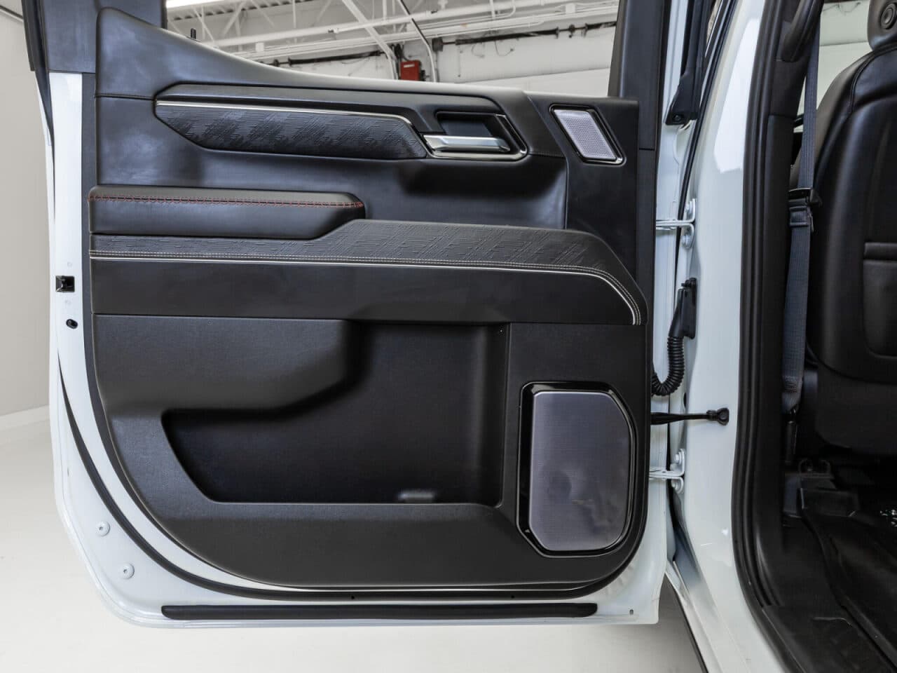 2023 GMC Sierra 1500 AT4X — photo 34 of 37